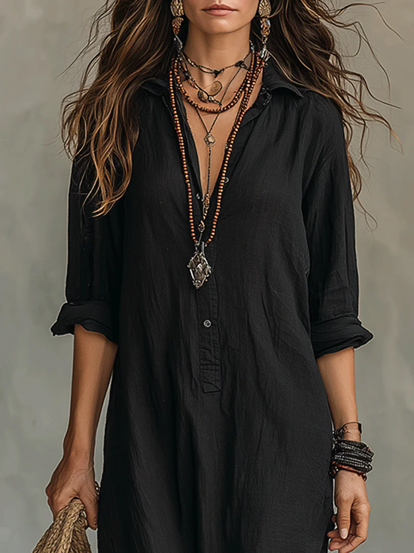 Flowing floor-length maxi dress in black - back