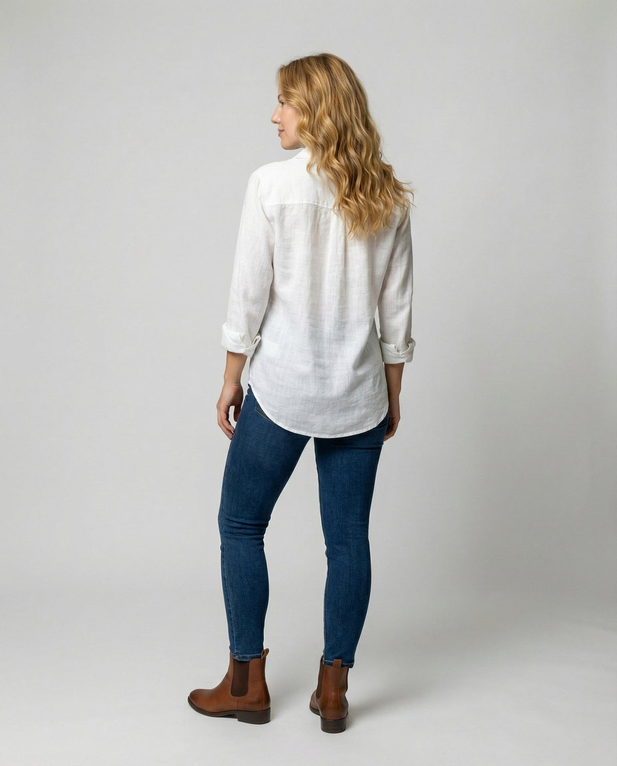Linen-look shirt with classic collar and 3/4 sleeves in white