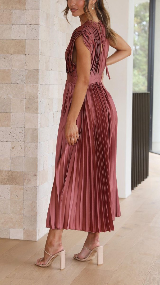 Pleated midi party dress with V-neck in antique pink