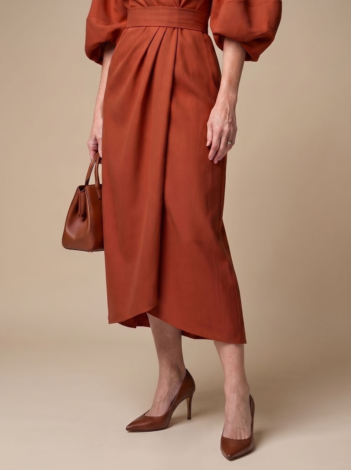 Structured midi dress in rust - detail