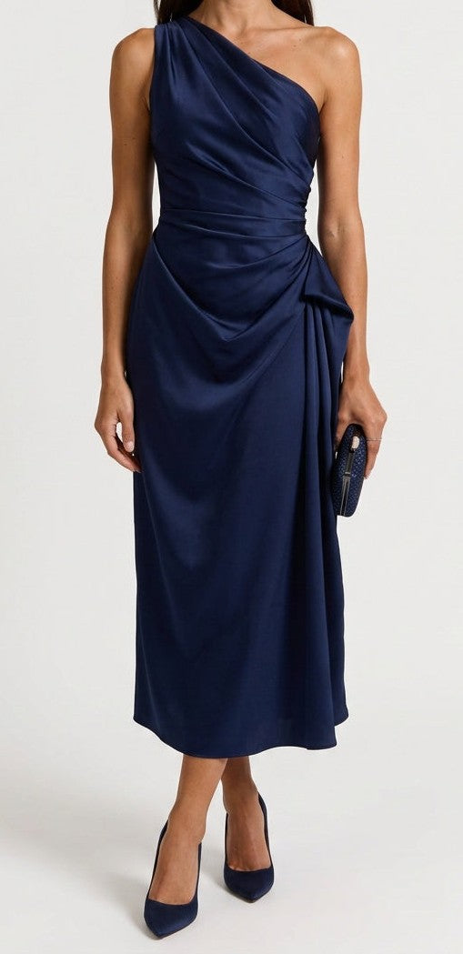 One-shoulder satin midi dress in navy – front