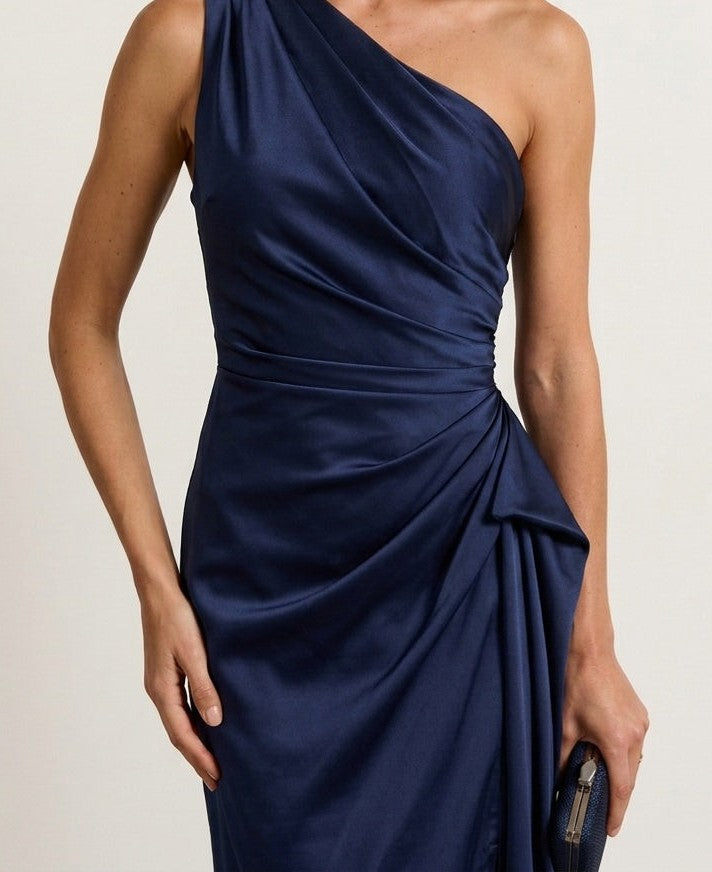 One-shoulder satin midi dress in navy – detail