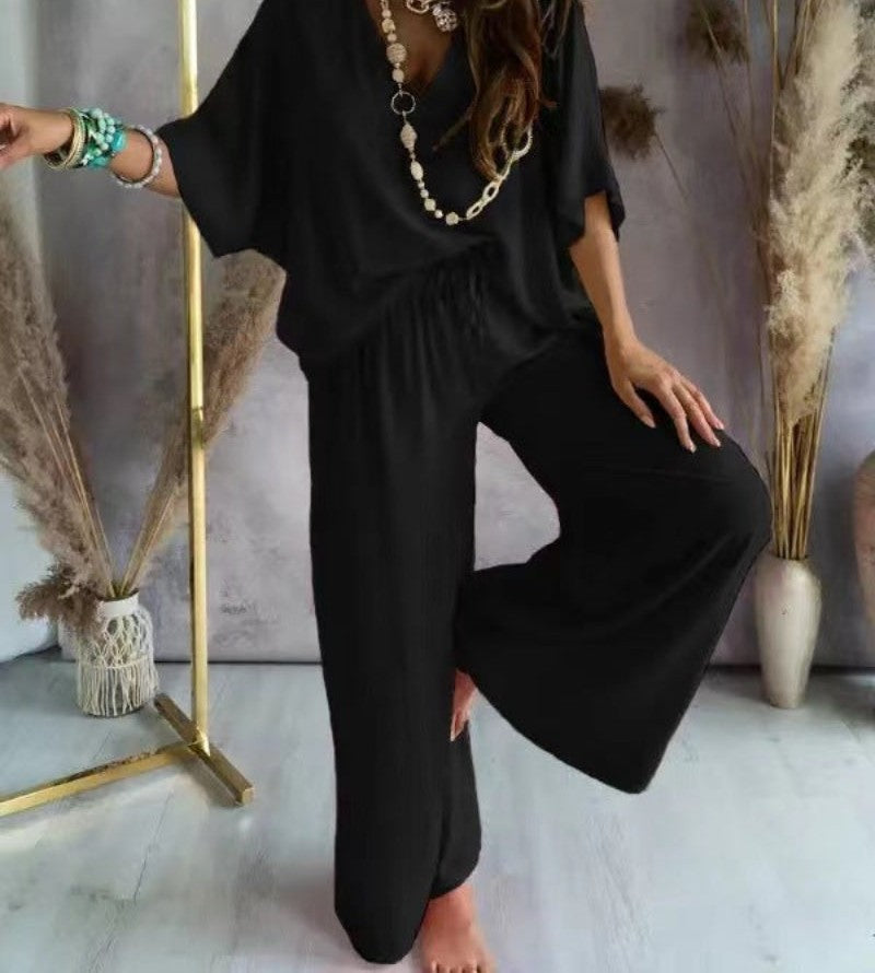 V-neck top and wide-leg pants set in black – front